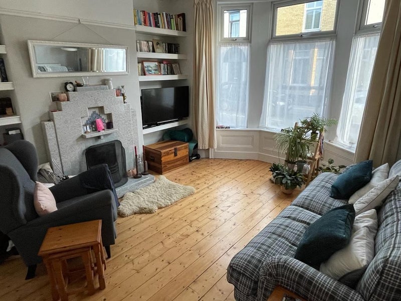 Flat Belgrave Road in Liverpool