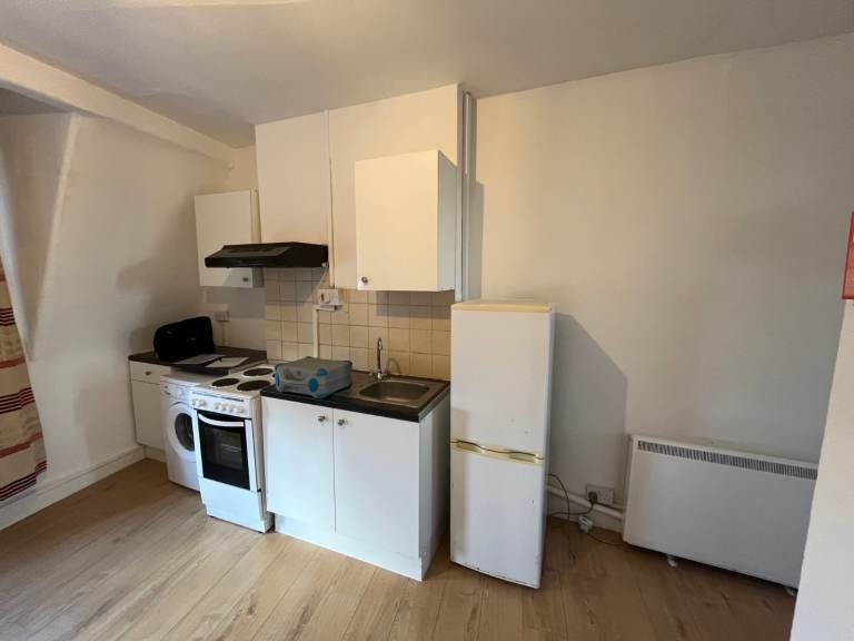 Flat Richmond Road in Greater London