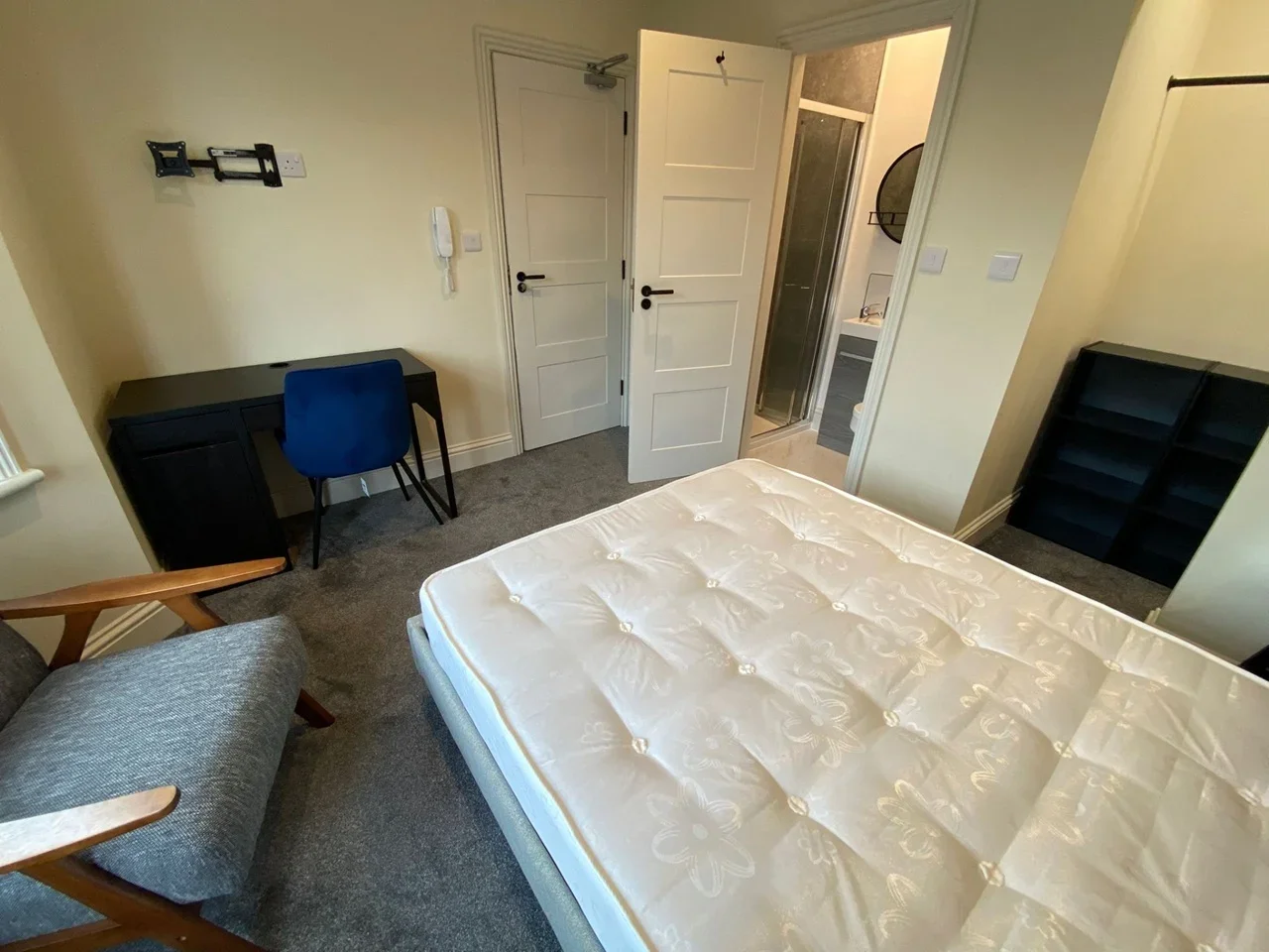Room Jolliffe Road in Poole