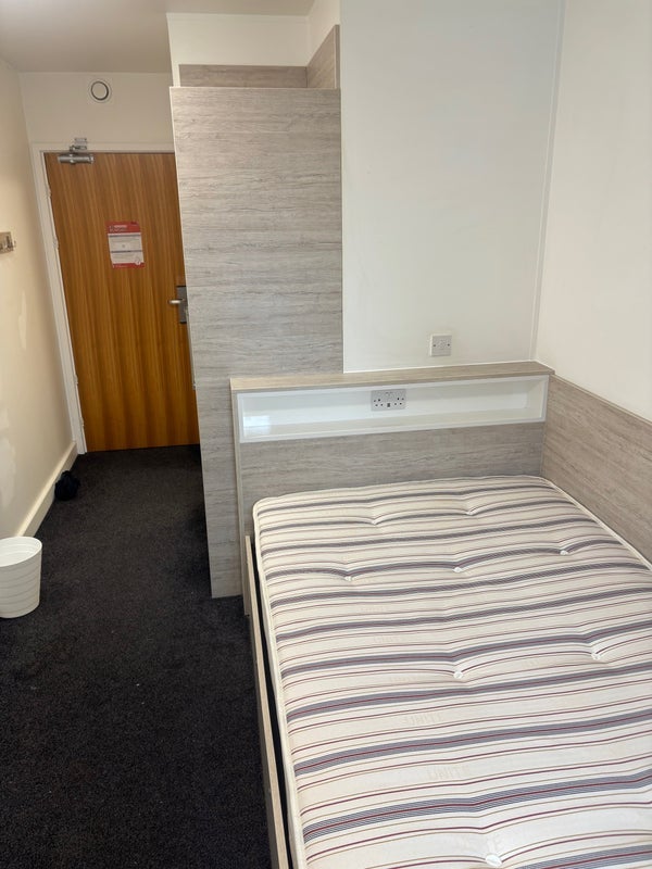 Room Pendyris Street in Cardiff