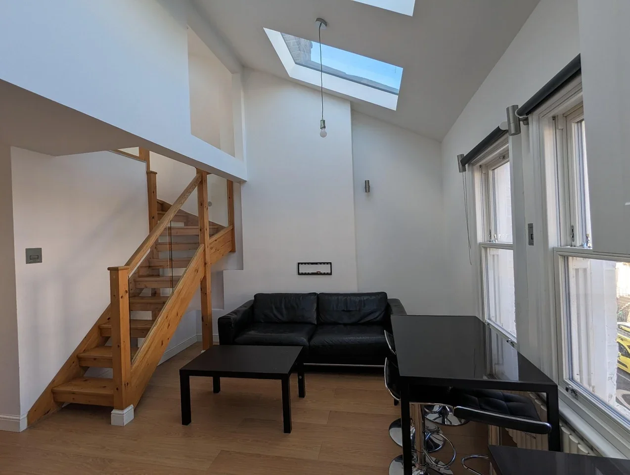 Flat Harwood Road in Greater London