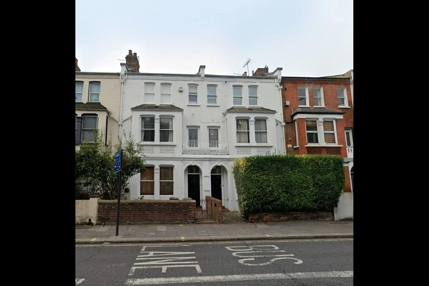 Flat Harwood Road in Greater London
