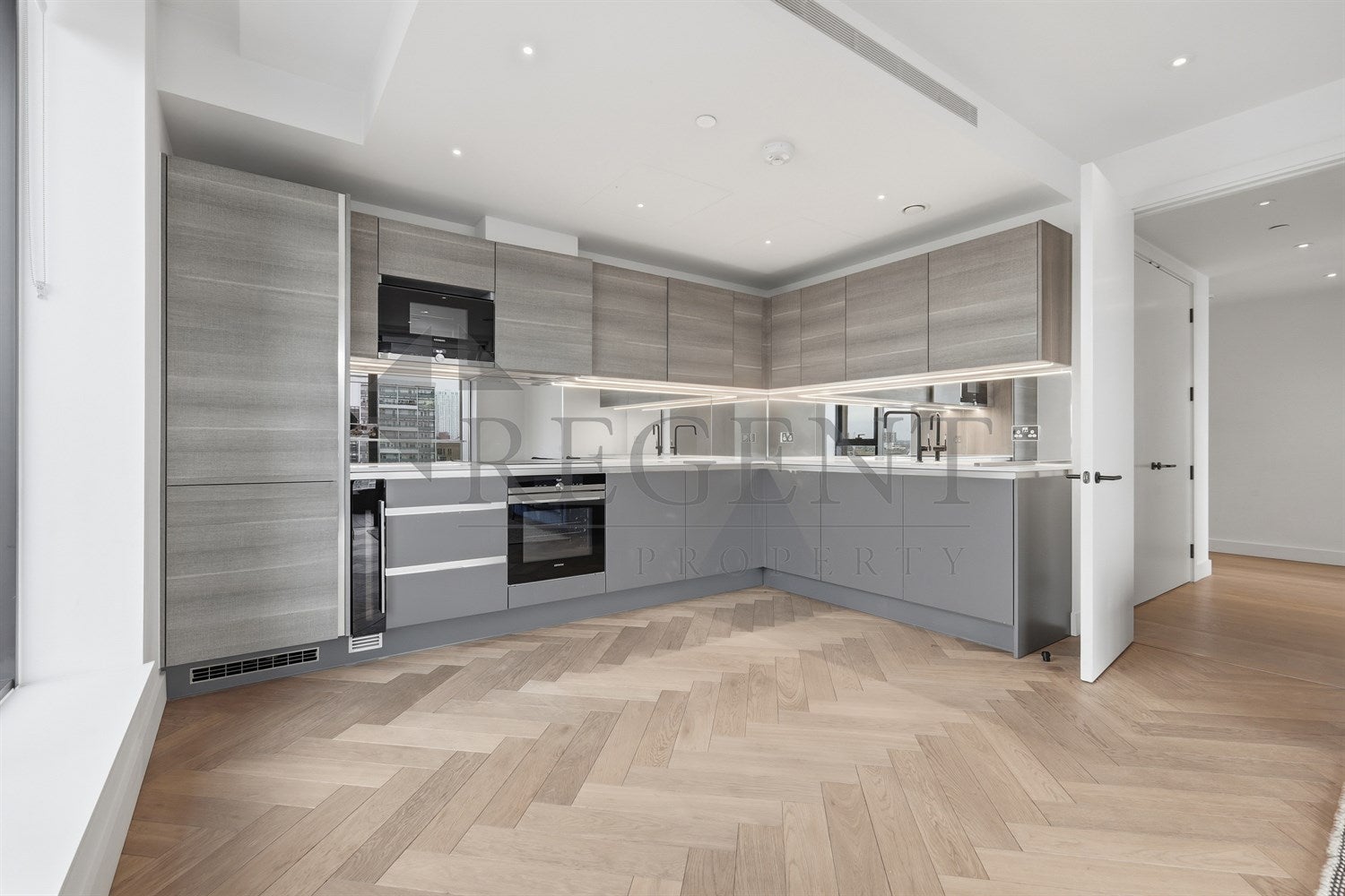 Flat Hackney Road in Greater London