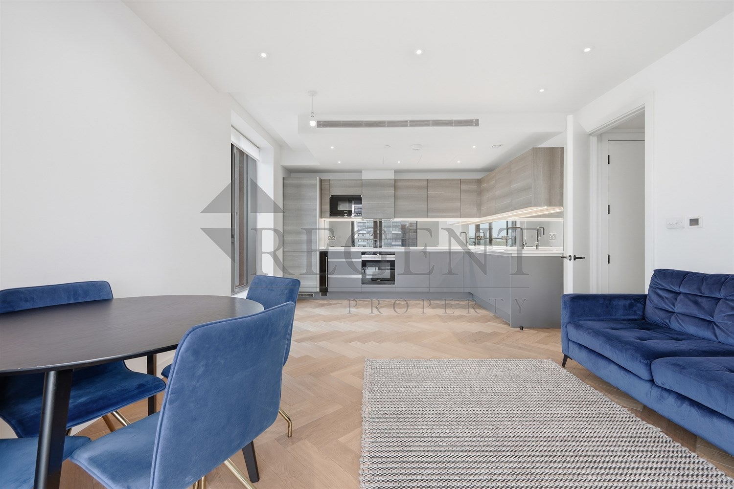 Flat Hackney Road in Greater London