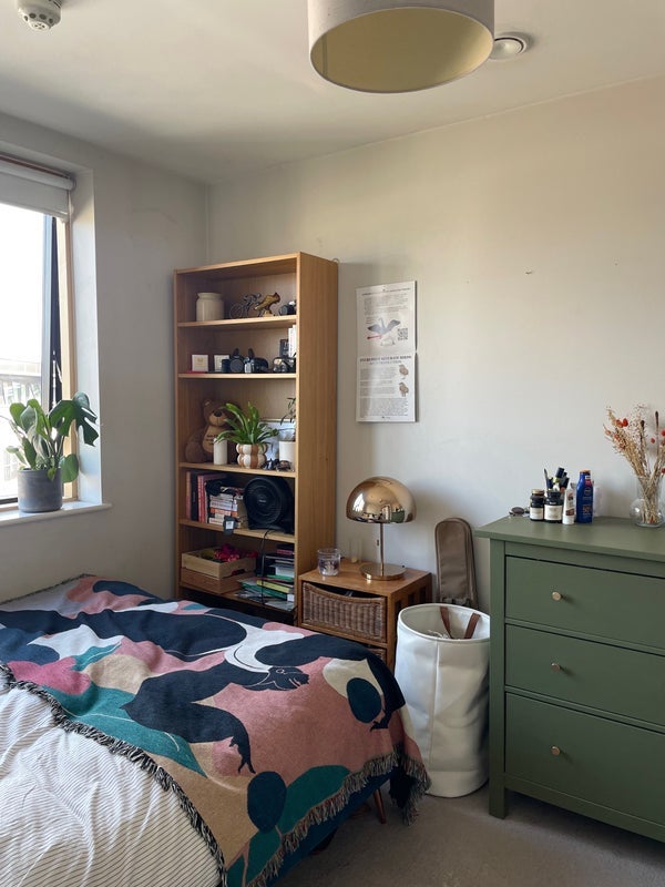 Room Mint Street in Greater London