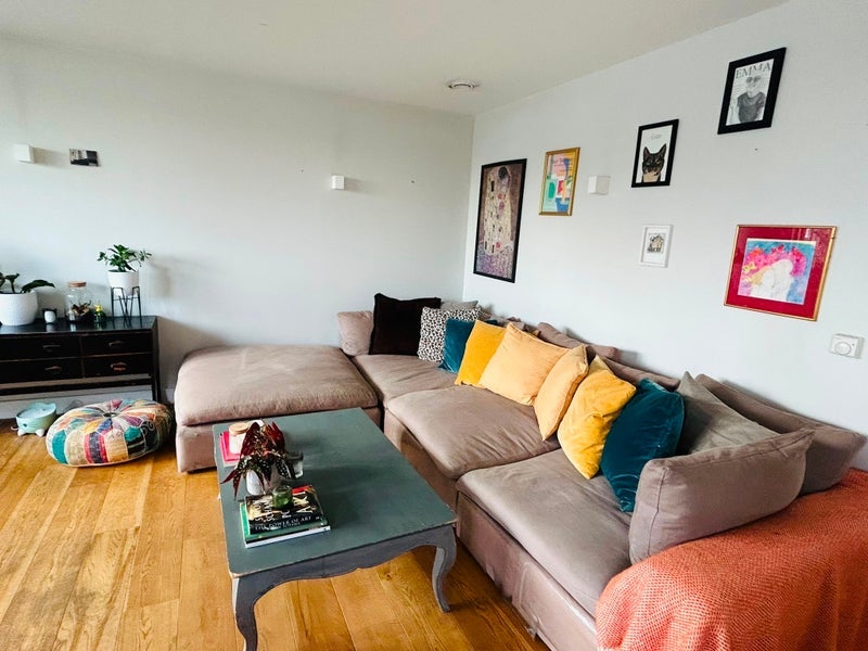 Room Mint Street in Greater London