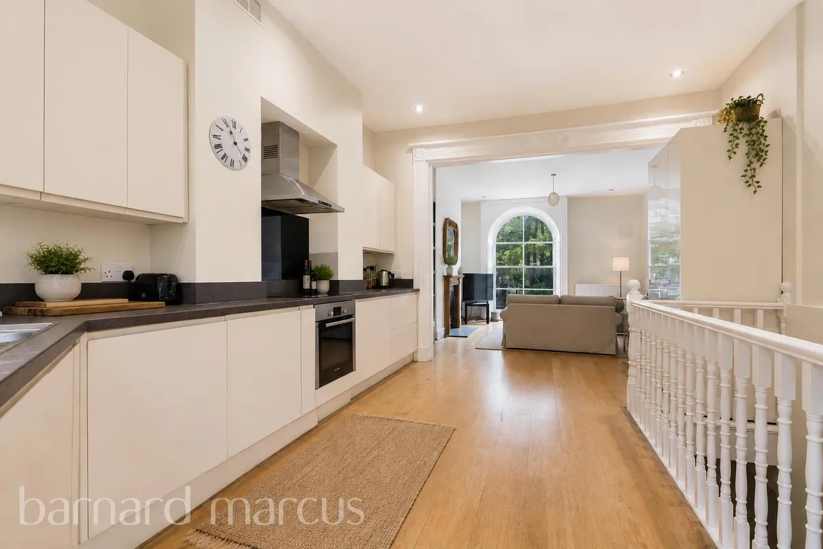 Flat Hazlewood Mews in Greater London