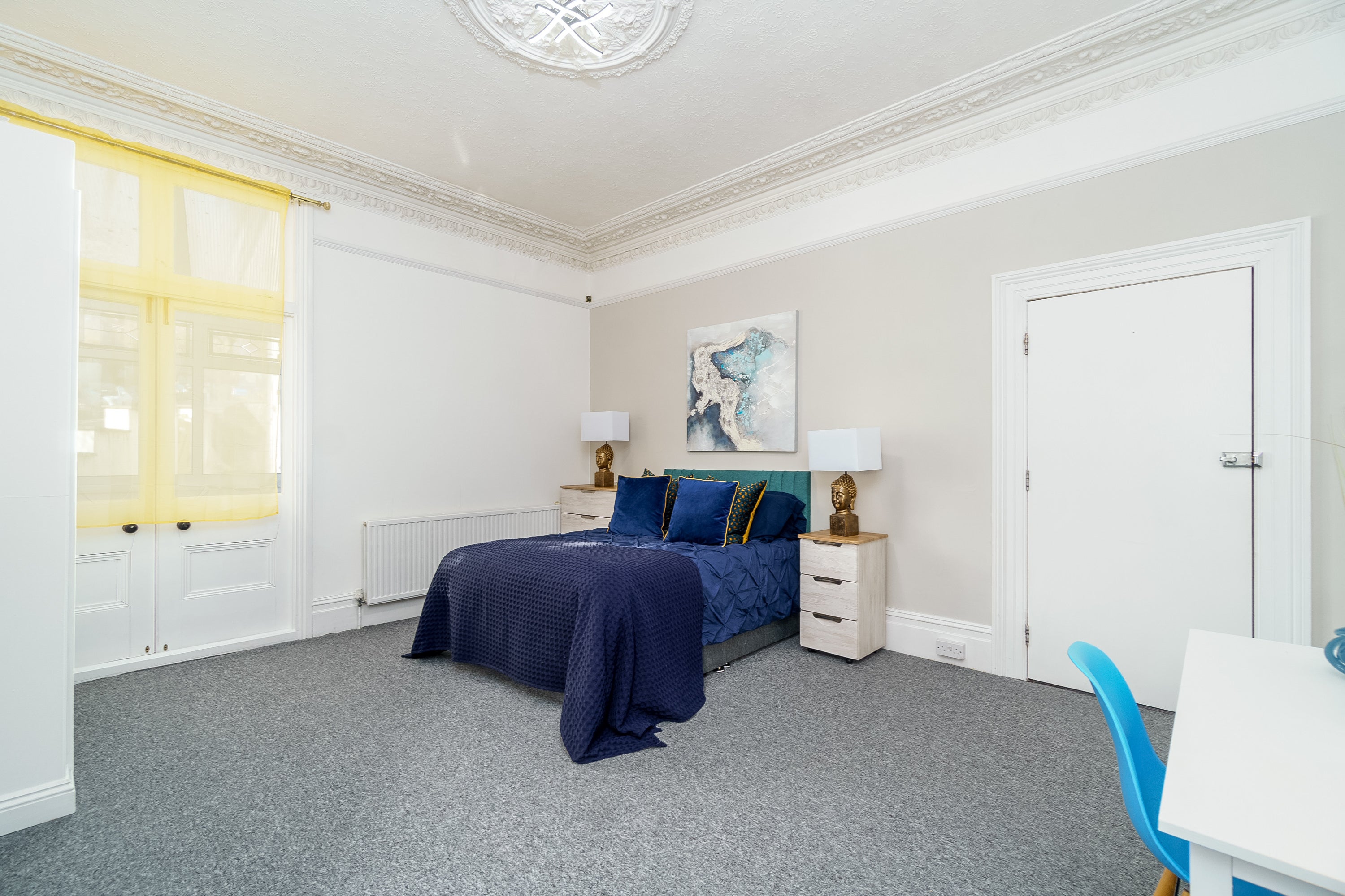 Room Lipson Road in Plymouth