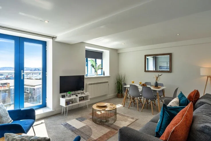 Flat Victoria Parade in Torquay
