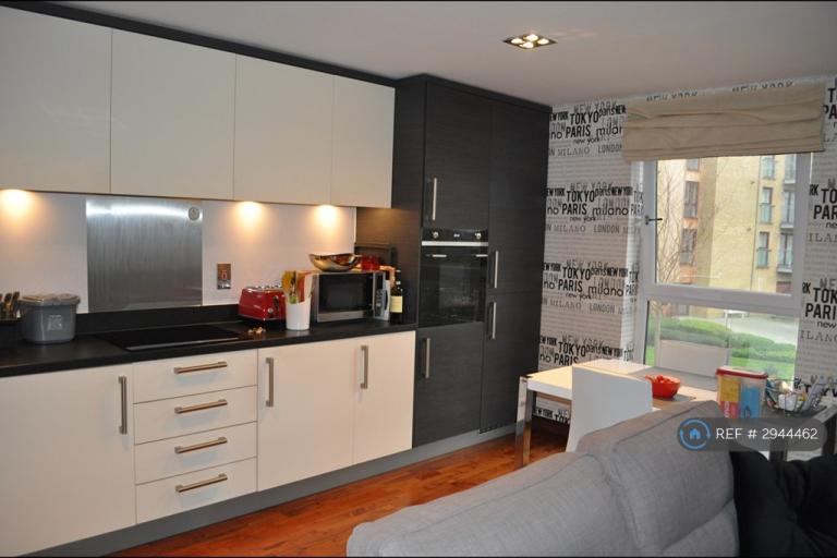 Flat Kings Mill Way in Denham