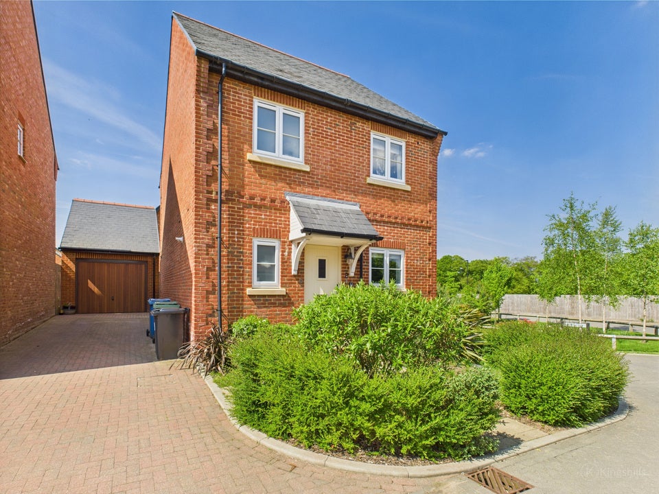 House Heatherdene Road in High Wycombe