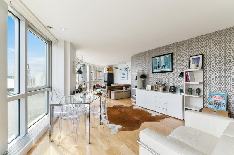 Room Fairmont Avenue in Greater London