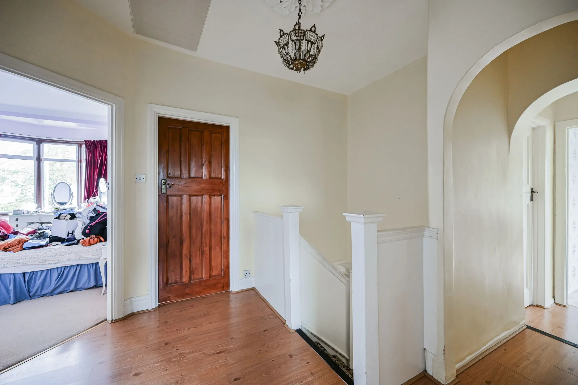 House Langley Crescent in Greater London