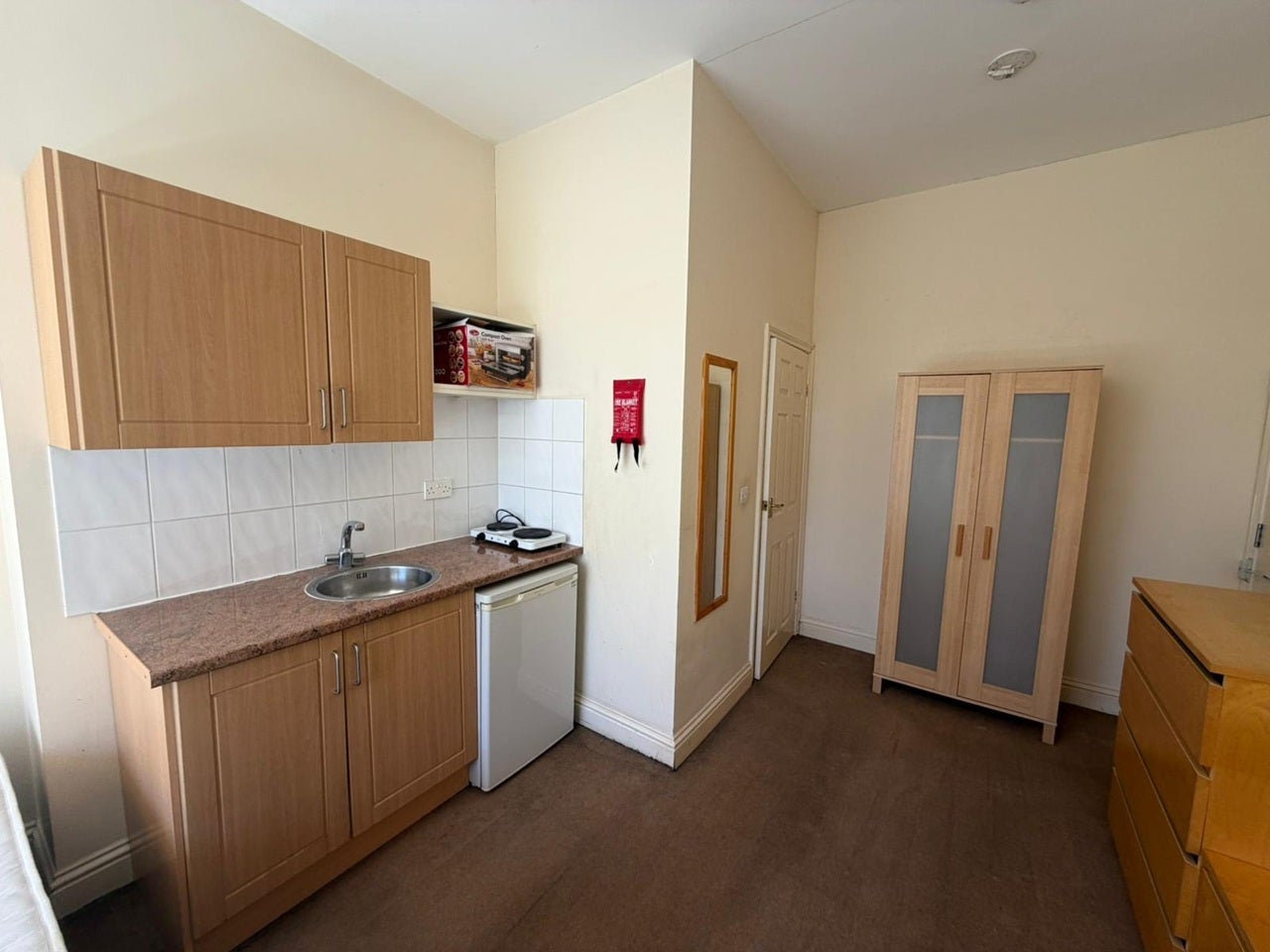 Flat Redbourne Avenue in Greater London