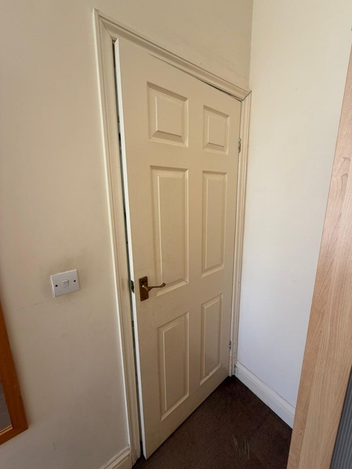 Flat Redbourne Avenue in Greater London