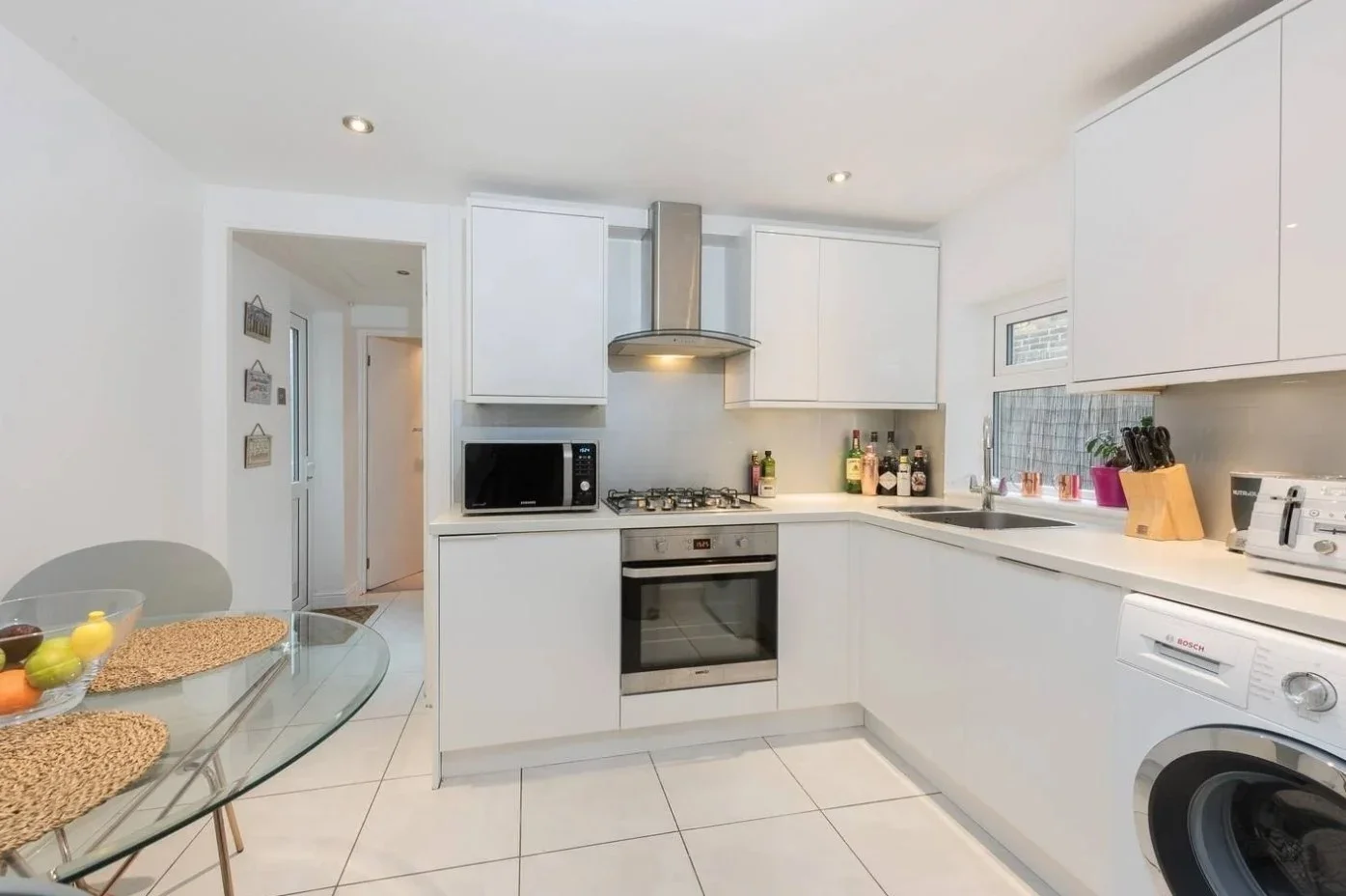 Flat Clyde Road in Greater London