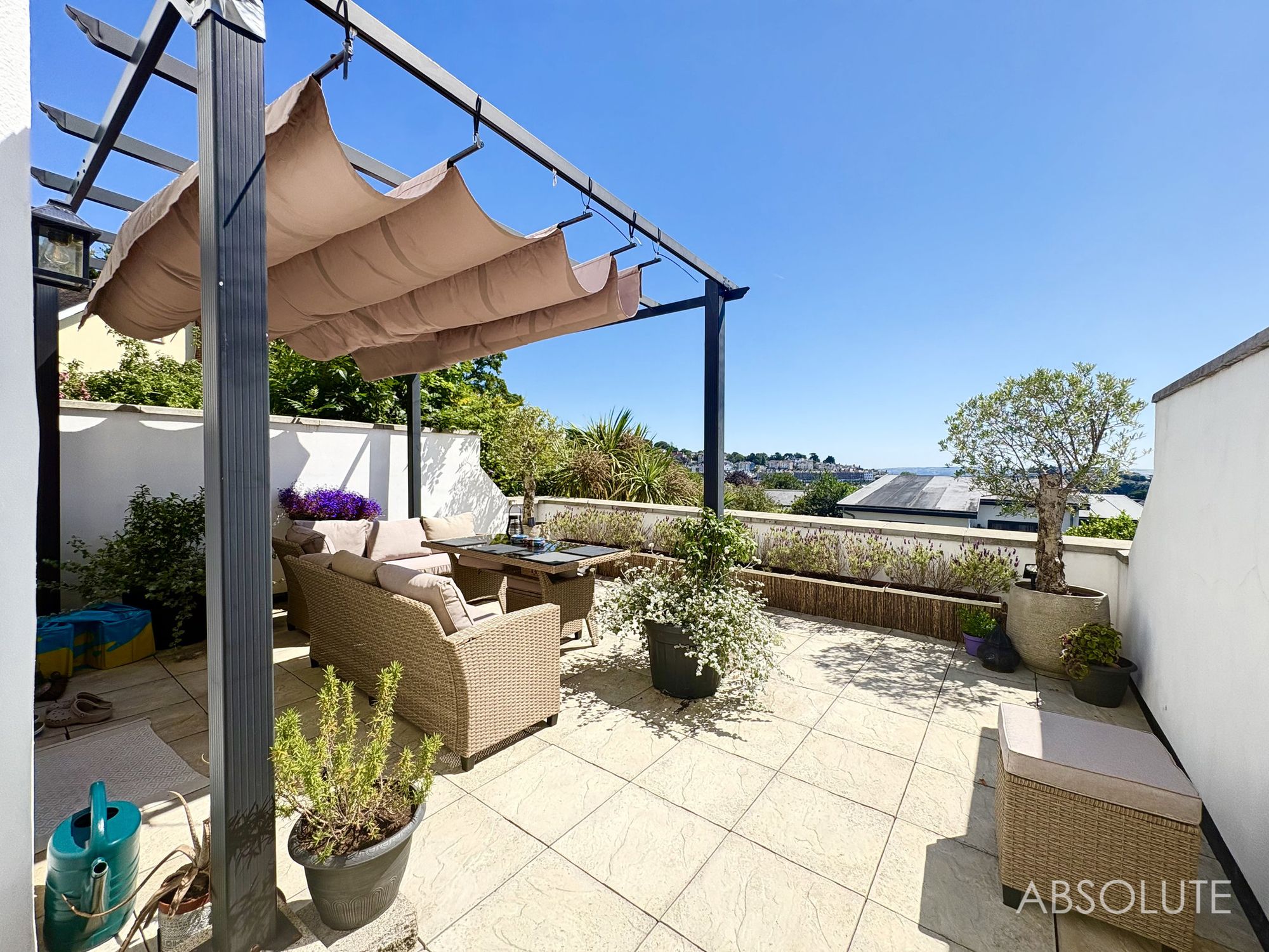 Flat Bronshill Road in Torquay