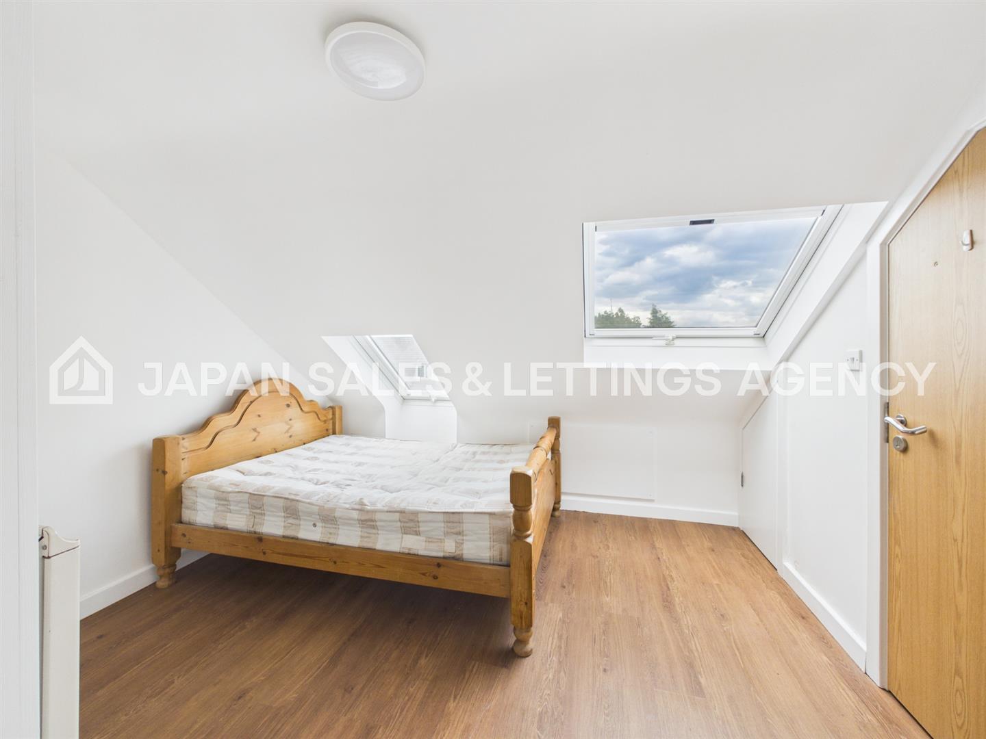 Flat Winchester Street in Greater London