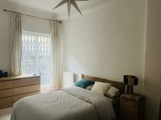 Flat Tooley Street in Greater London