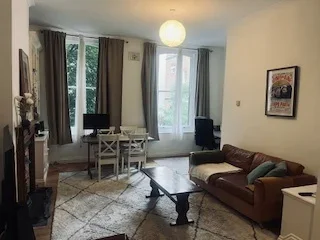 Flat Tooley Street in Greater London