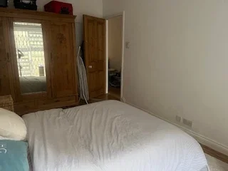 Flat Tooley Street in Greater London