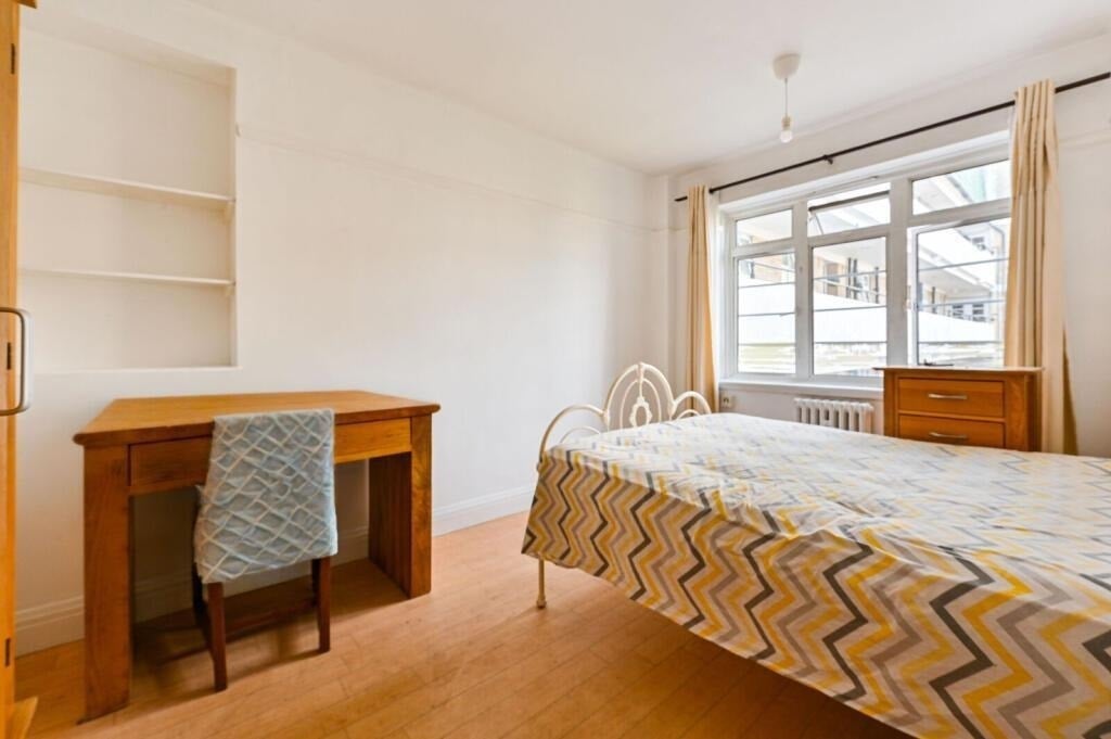 Flat Old Brompton Road in Greater London