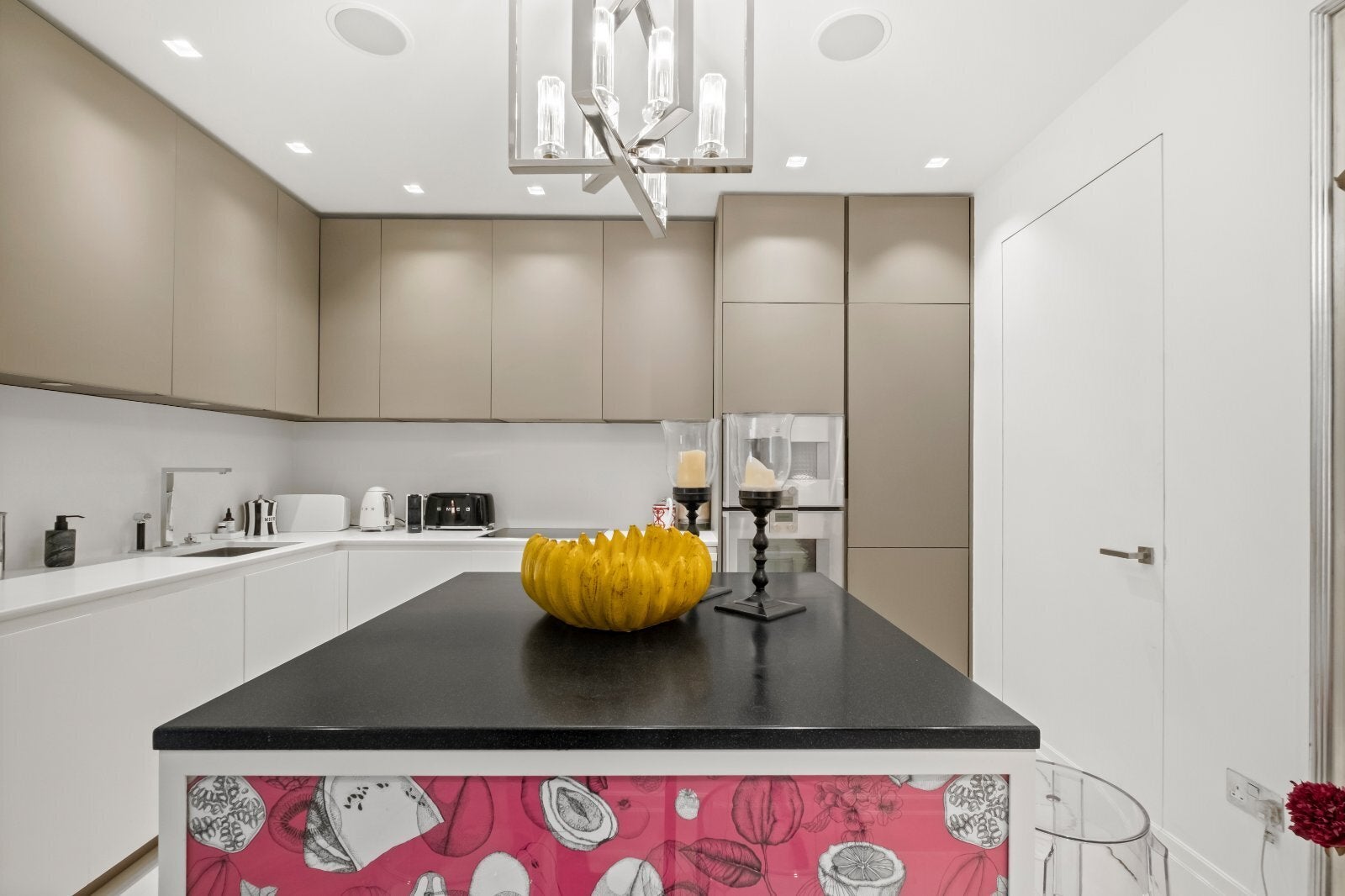 Flat Onslow Square in Greater London