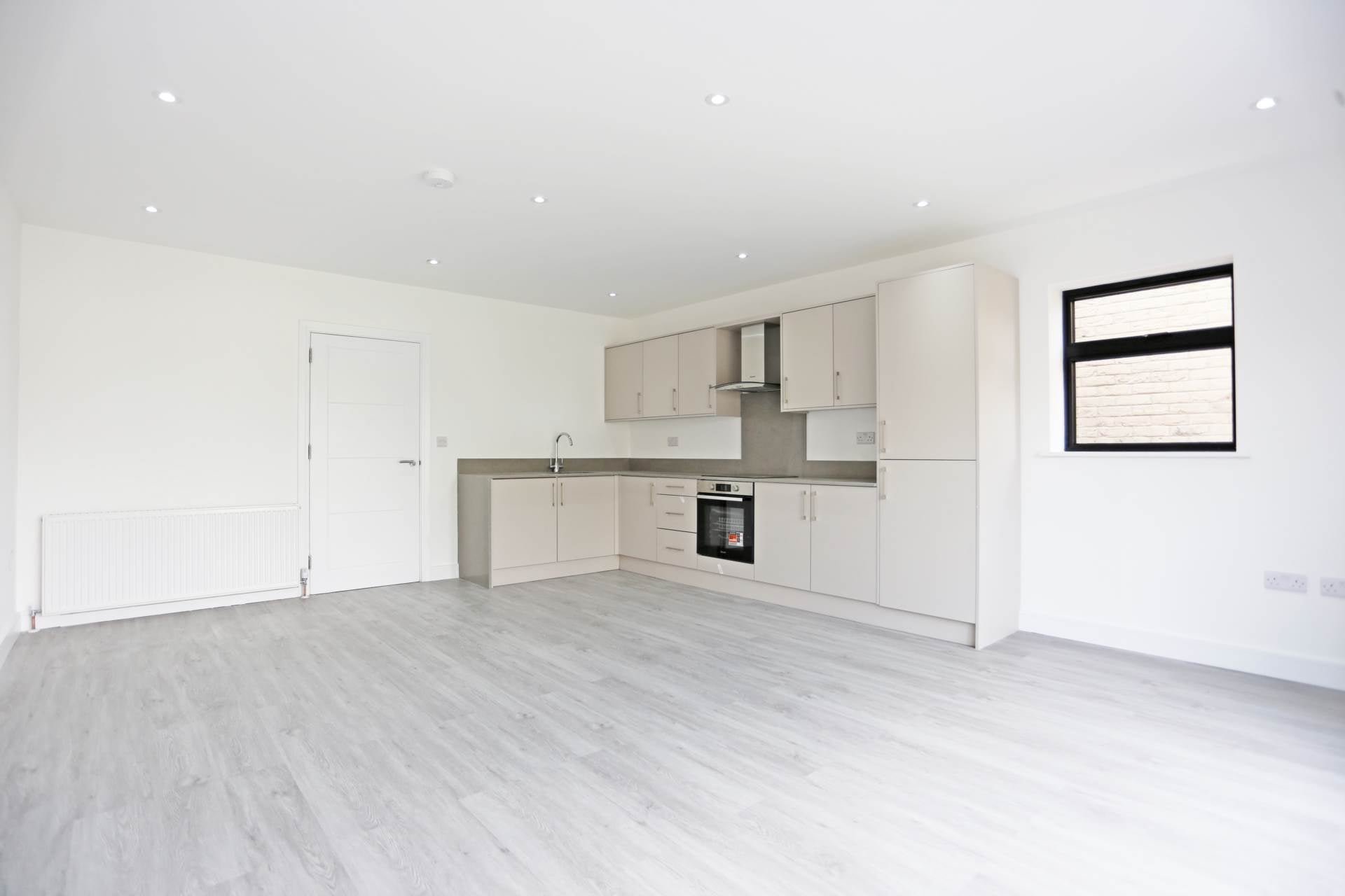 House Edmund Road in Greater London