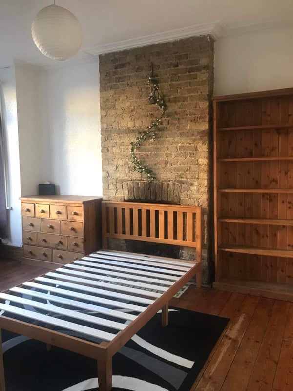 Room Nursery Road in Greater London