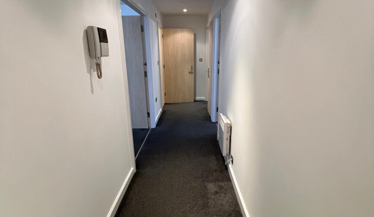 Flat Gordon Gardens in Swindon