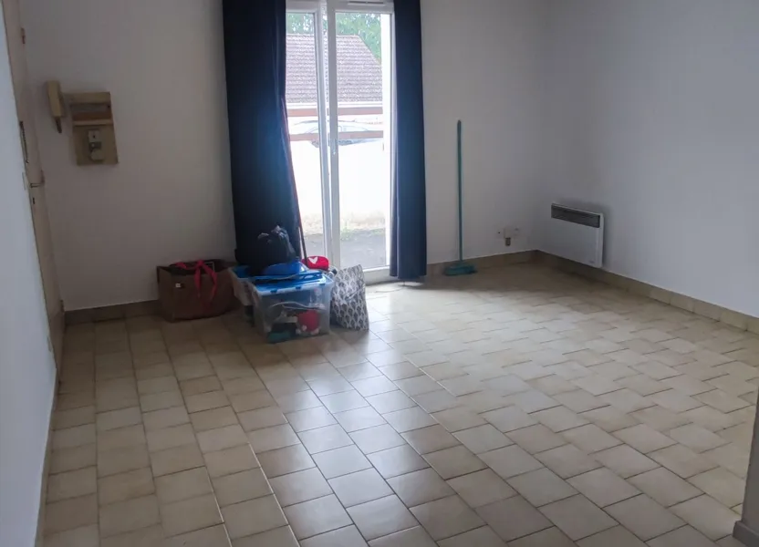 Flat Rue du Bois in Moussy-le-Vieux
