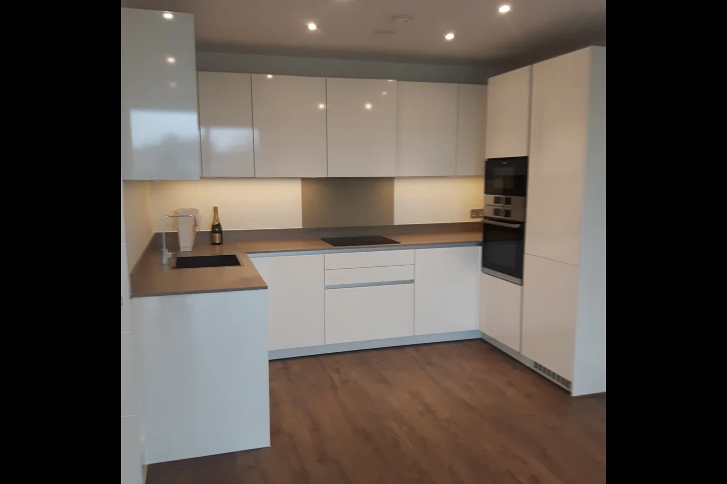 Flat Homefield Rise in Greater London