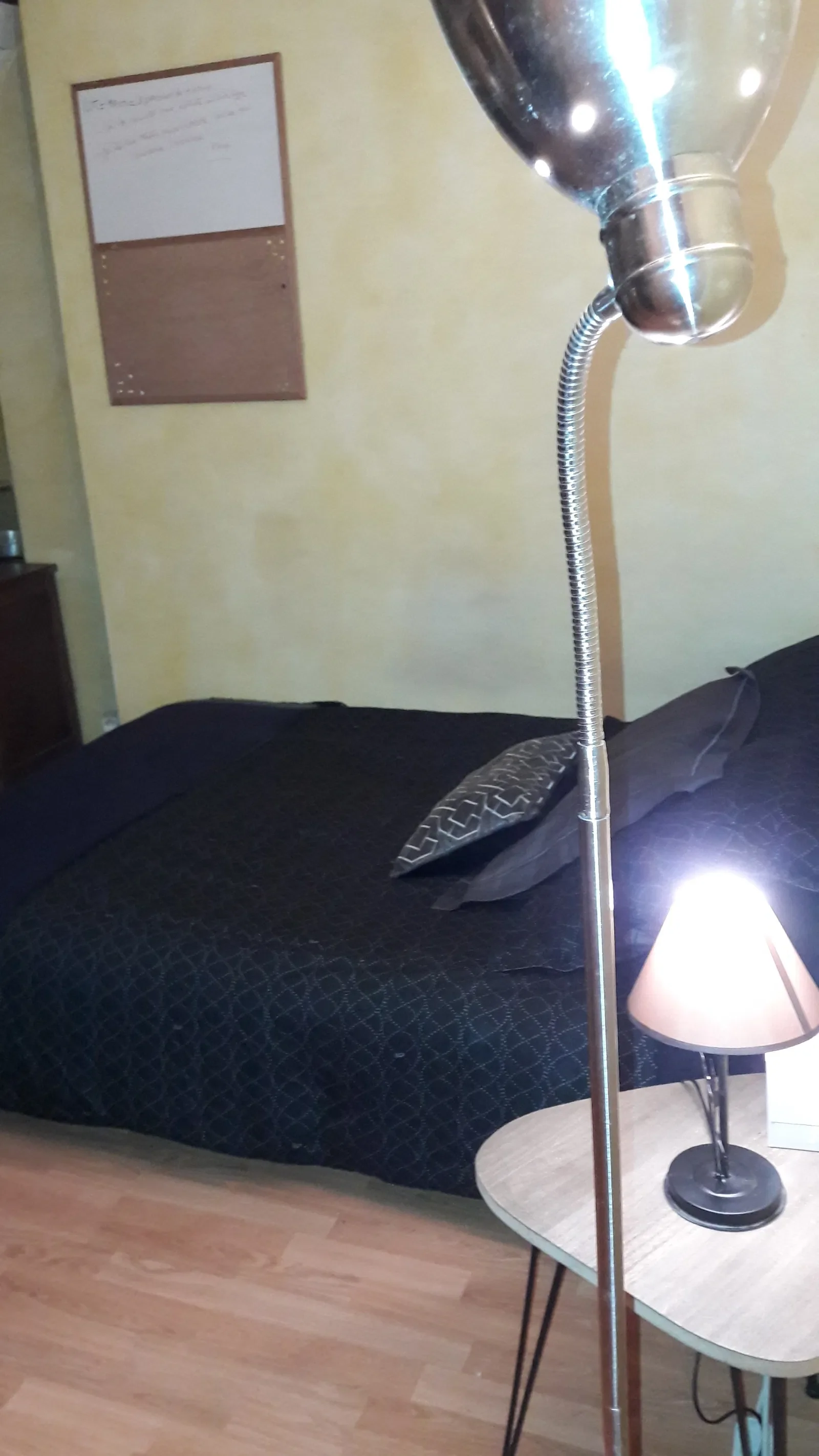 Room Rue Louise Michel in Saint-Marcel