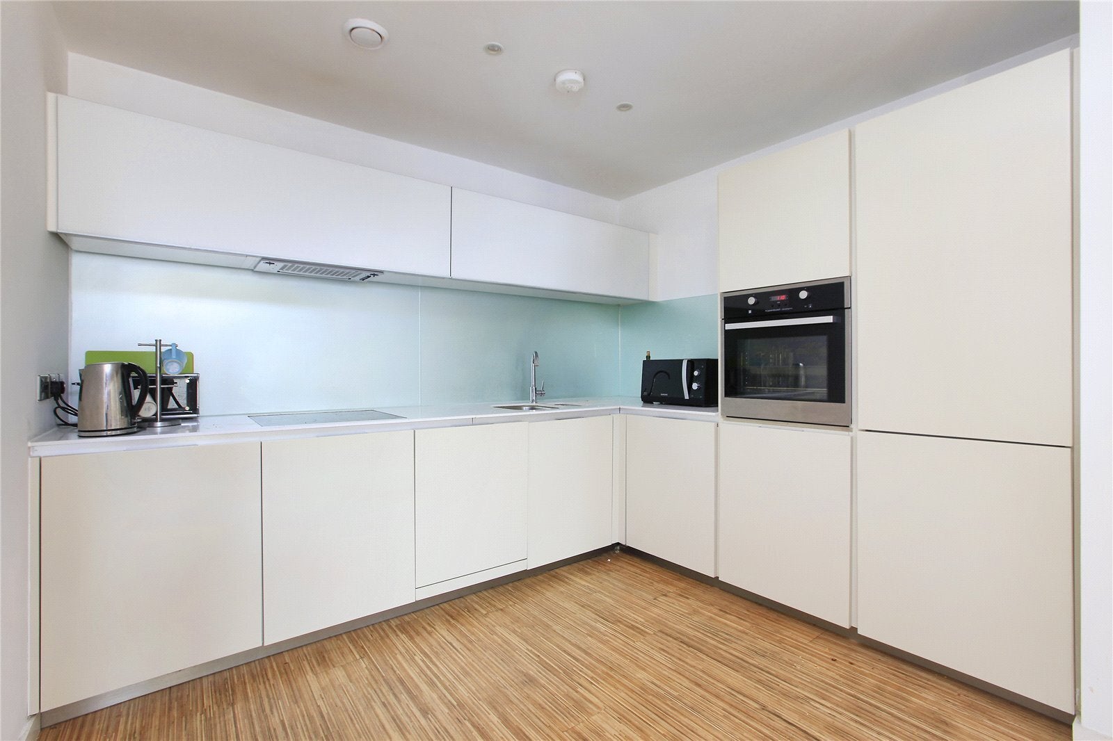 Flat Grafton Square in Greater London