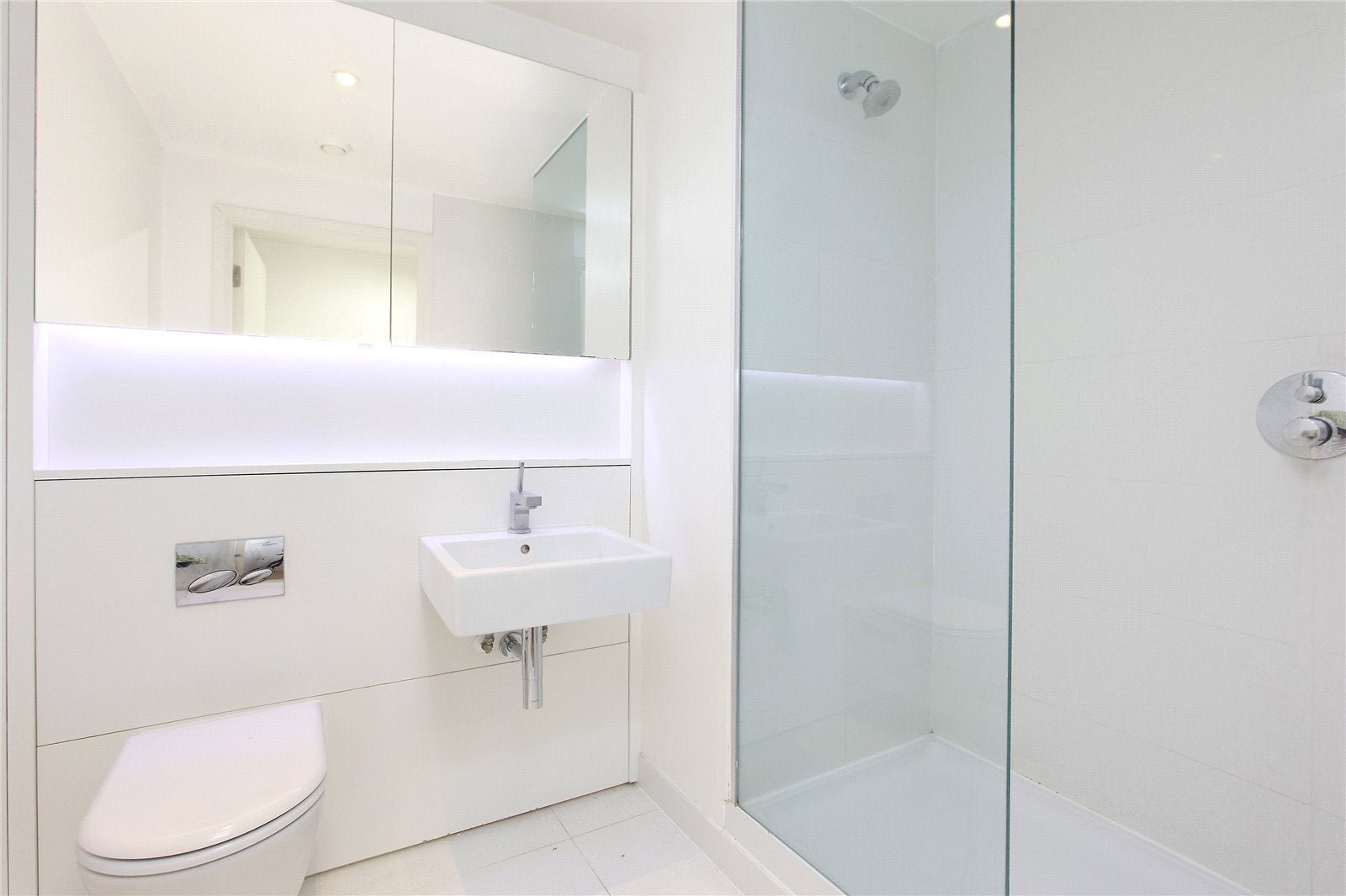 Flat Grafton Square in Greater London