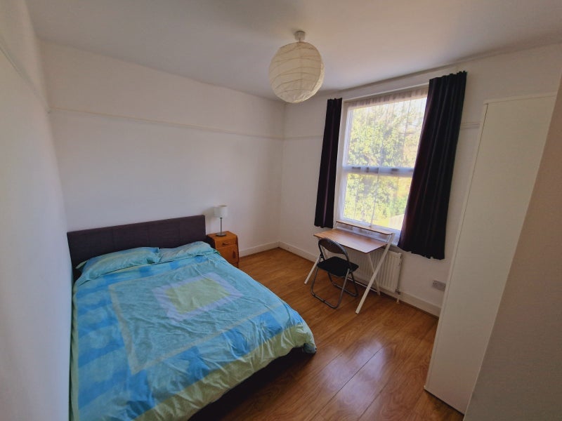 Room Mount Pleasant Road in Greater London