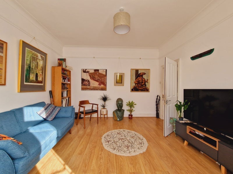 Room Mount Pleasant Road in Greater London