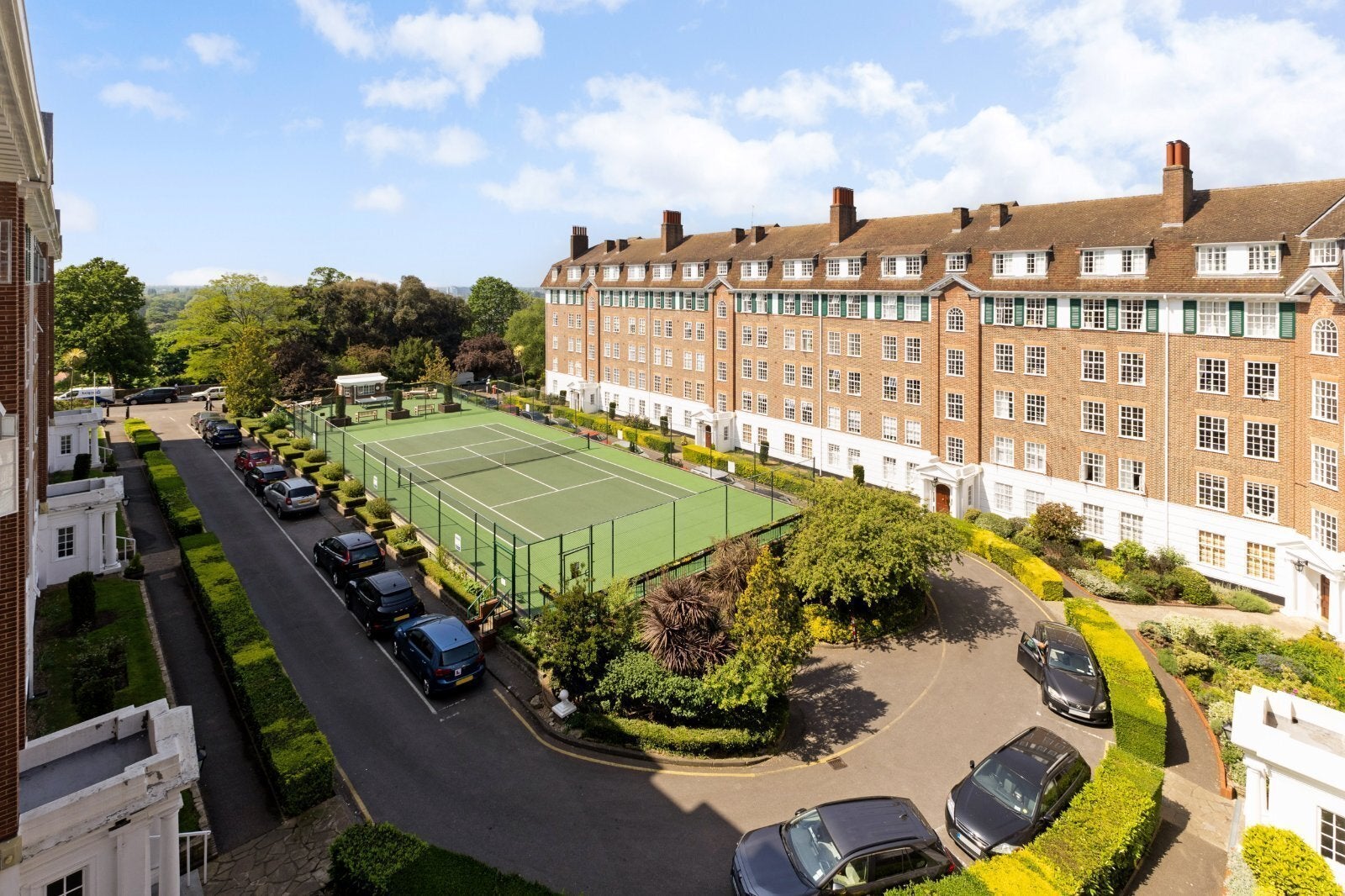 Flat Richmond Hill in Greater London