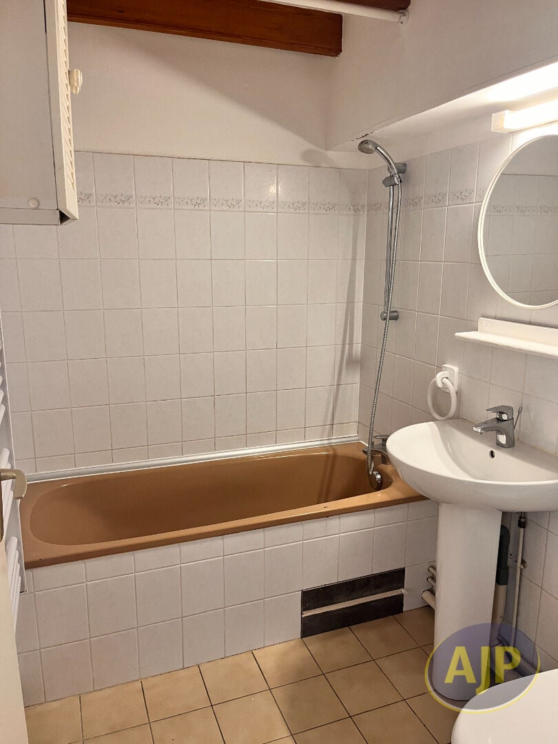 Appartement D 27 à Roussines