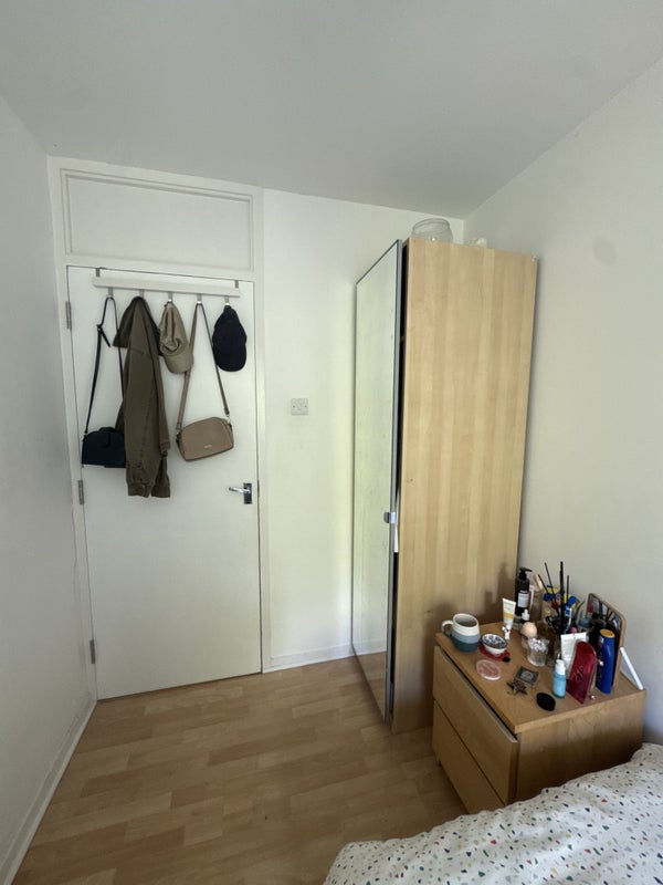 Room Patrick Connolly Gardens in Greater London