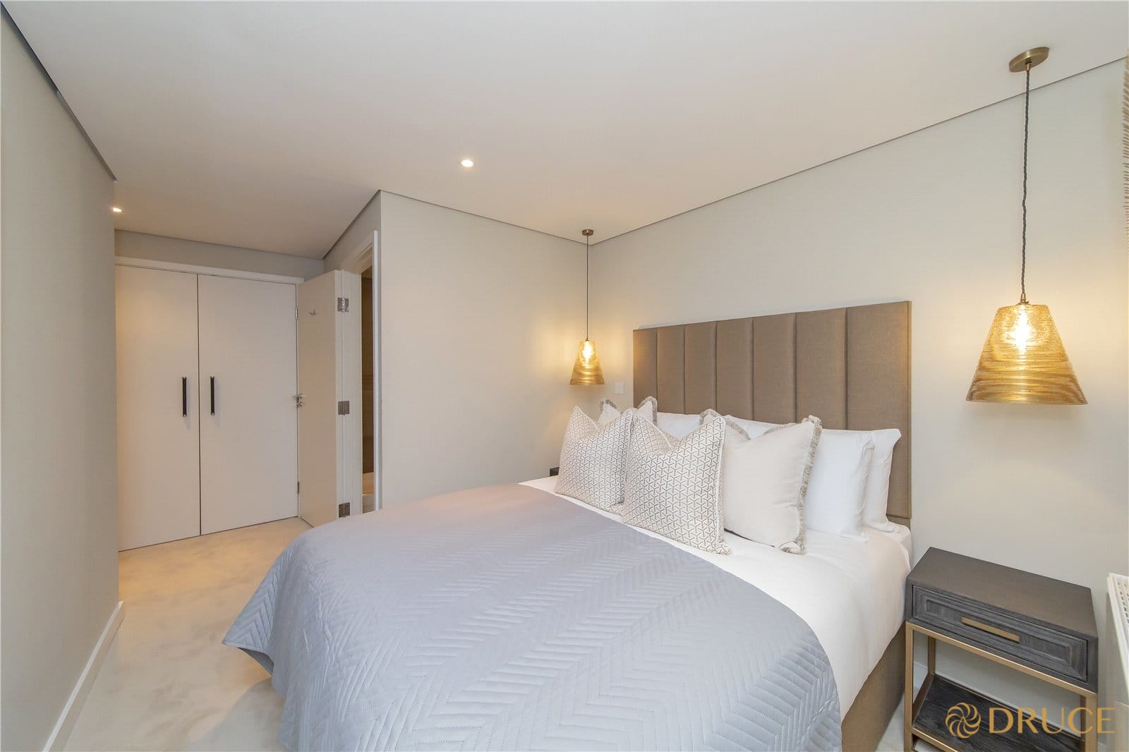Flat Sale Place in City of Westminster