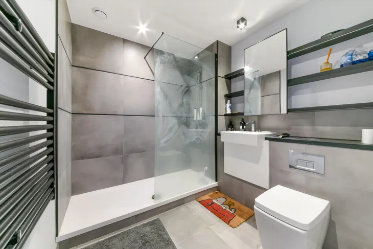 Flat Gillender Street in Greater London