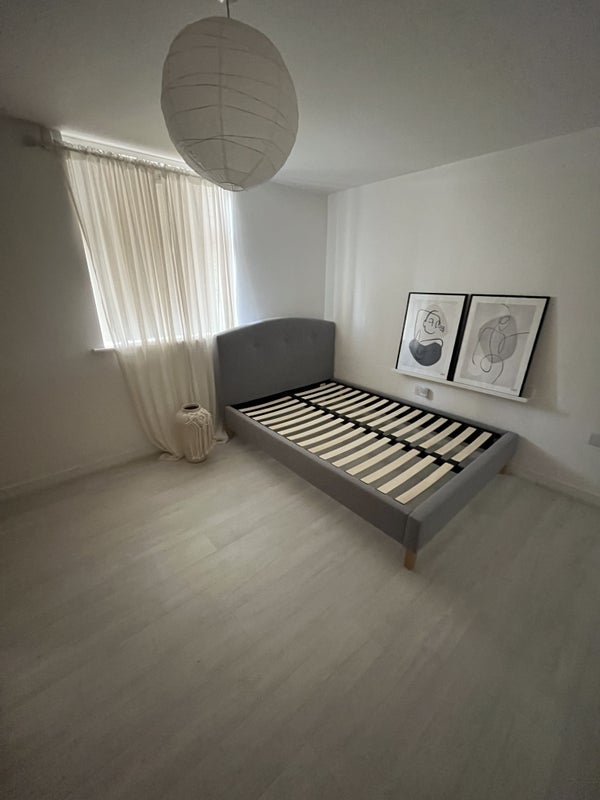 Room Resolution Way in Greater London