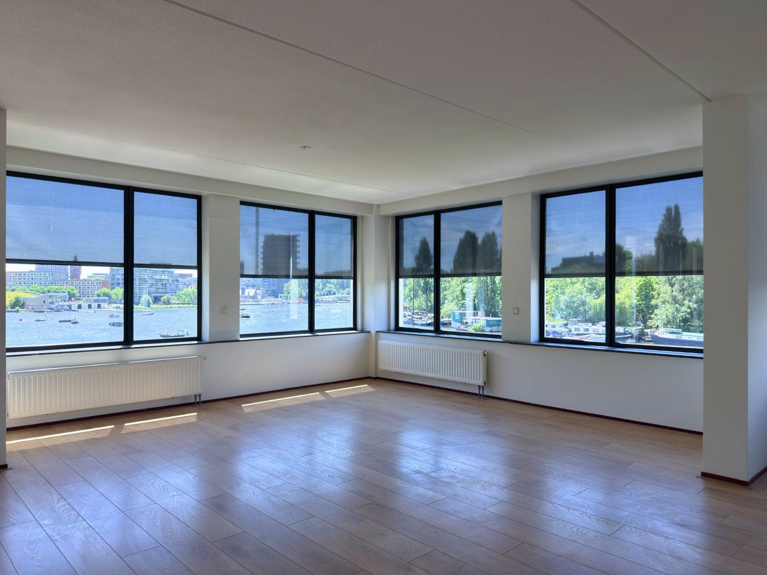 Flat Amstelboulevard in Amsterdam