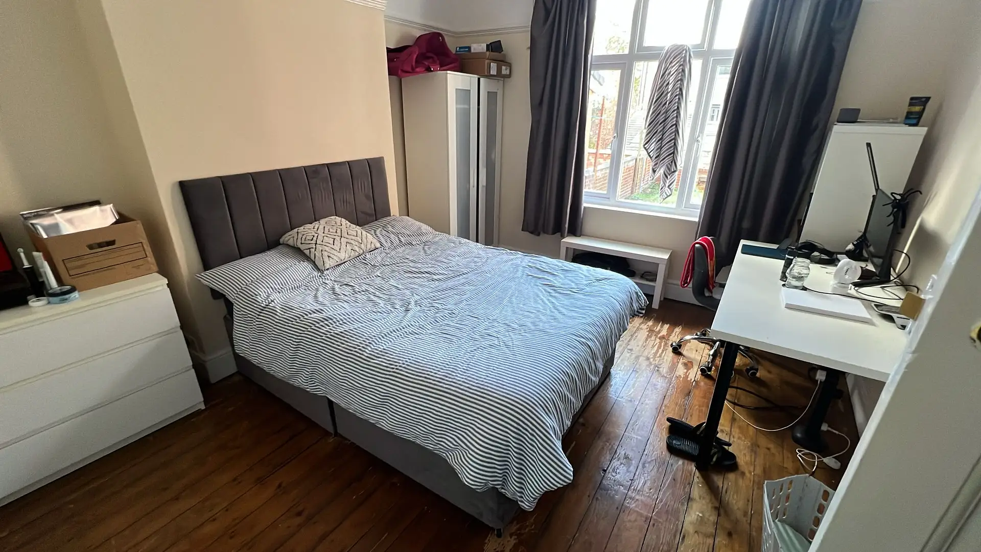 Flat Harlaxton Drive in Nottingham