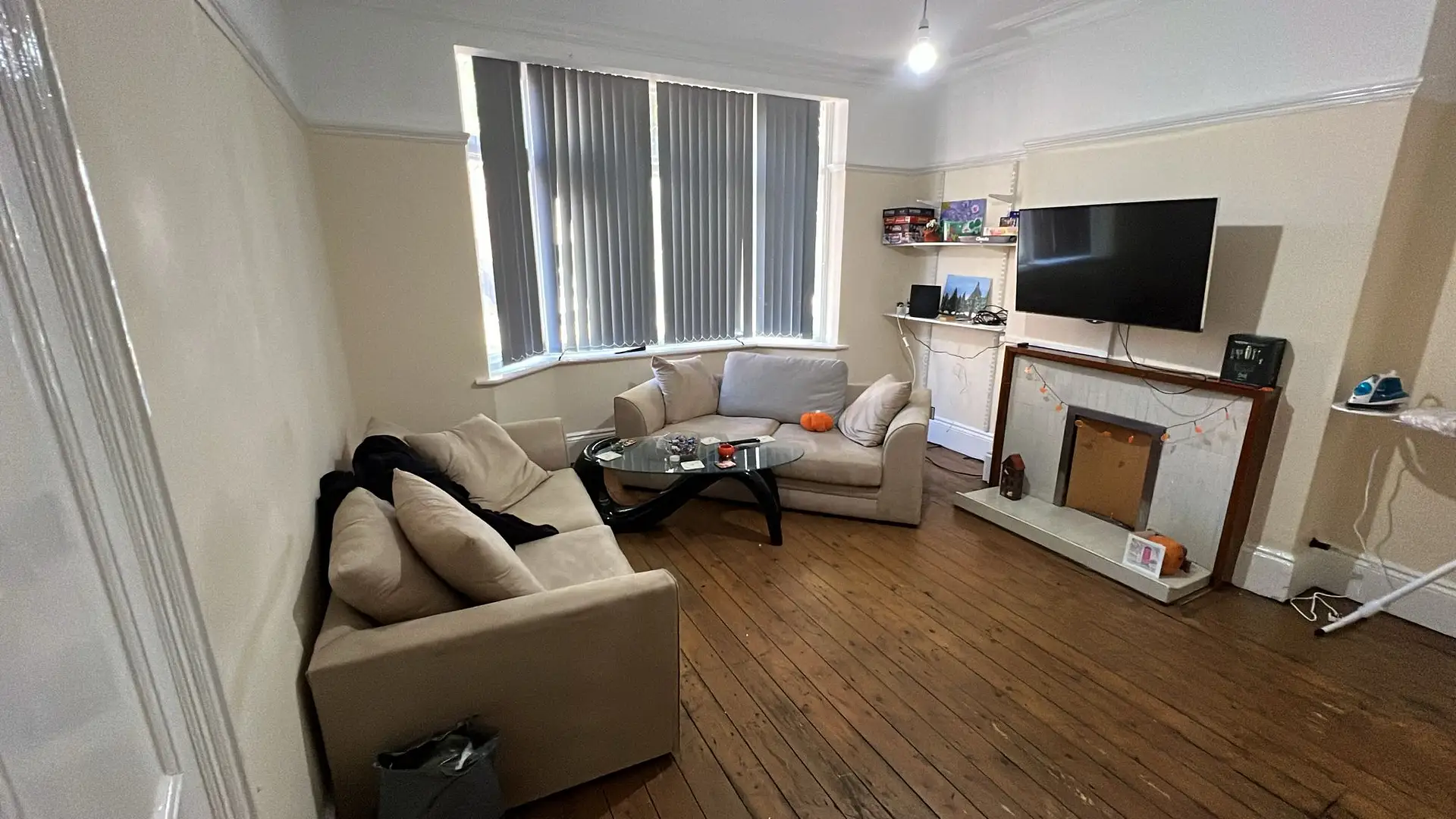 Flat Harlaxton Drive in Nottingham