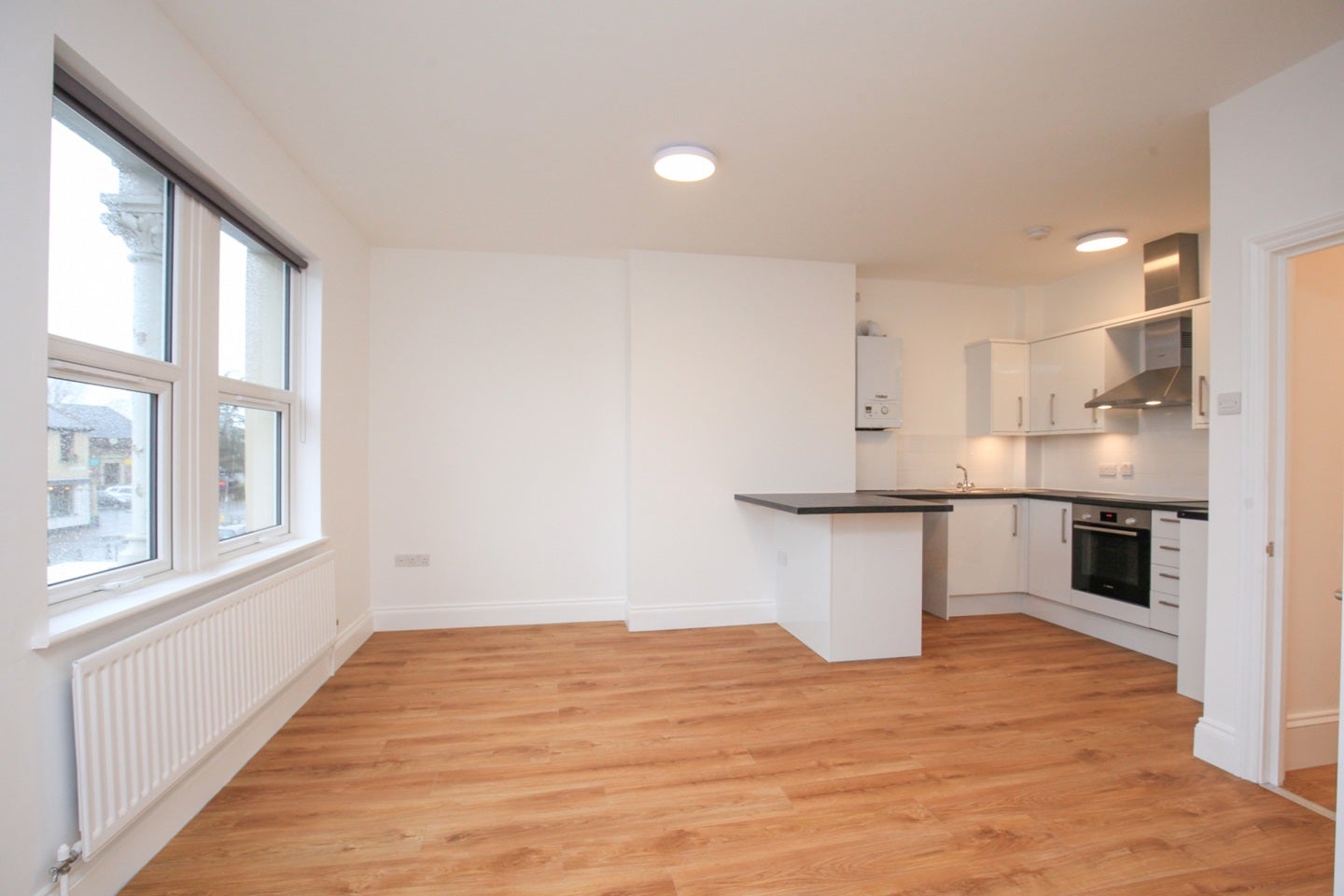 Flat Ellis Close in Greater London