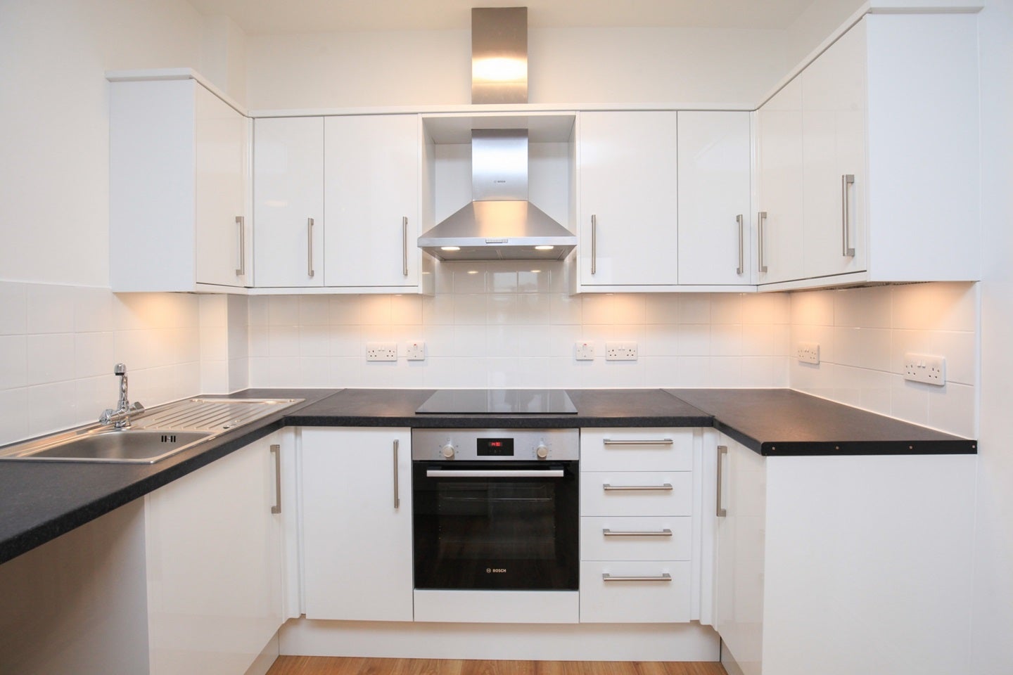 Flat Ellis Close in Greater London