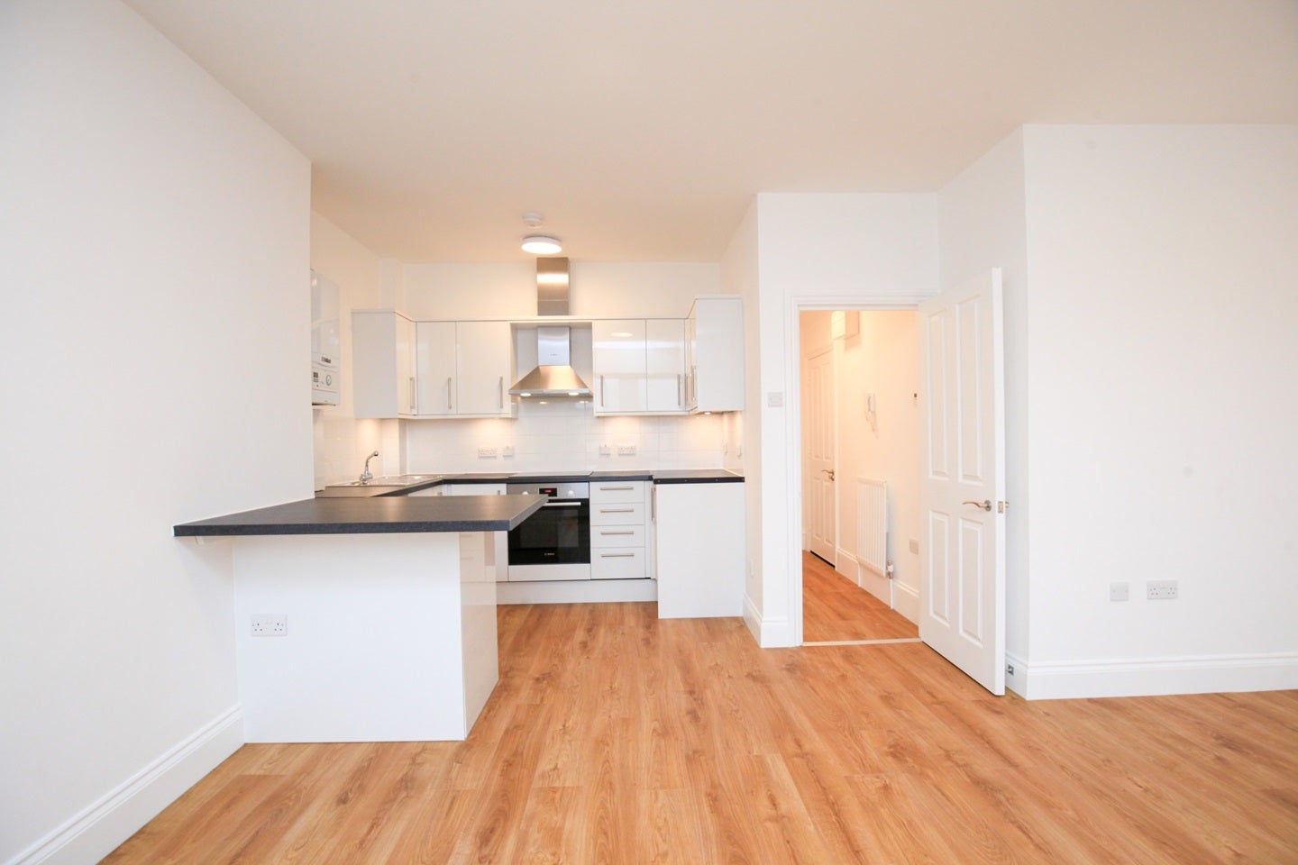 Flat Ellis Close in Greater London