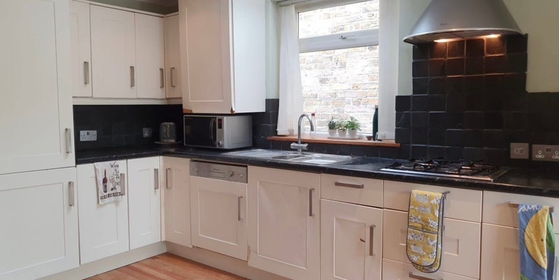 Flat Bickley Street in Greater London
